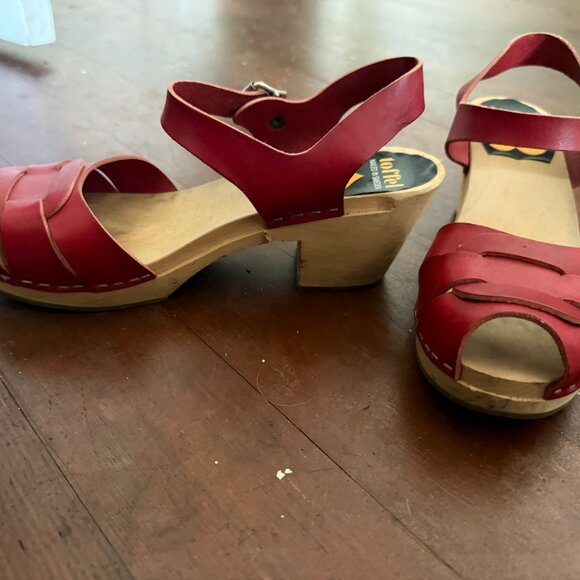 cute retro red Swedish Hasbeens sandal heels - Picture 2 of 4